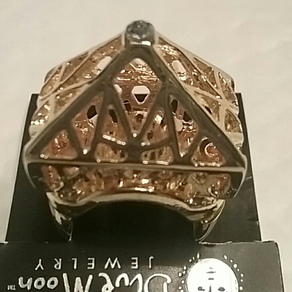 BLUE MOON JEWELRY GOLD RING. ADJUSTABLE  BAND